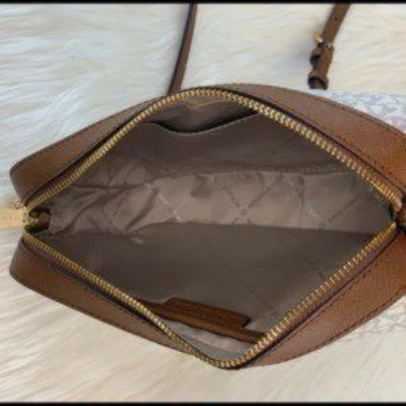 ❤️Michael Kors LG EW Crossbody Bag Vanilla - Picture 9 of 11
